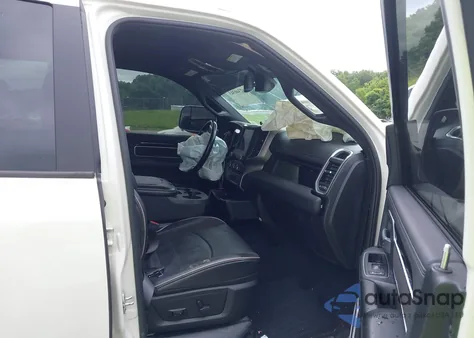 2020 Ram 2500 Laramie 4X4 6'4 Box z USA, uszkodzony, nr VIN 3C6UR5NL1LG222920